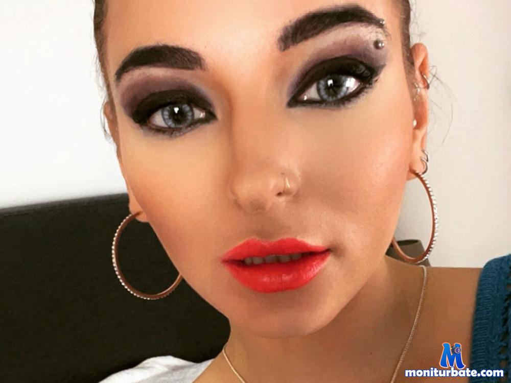 ayladevine camsoda livecam performer profile