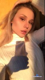 stella-cute Camsoda livecam show performer room profile