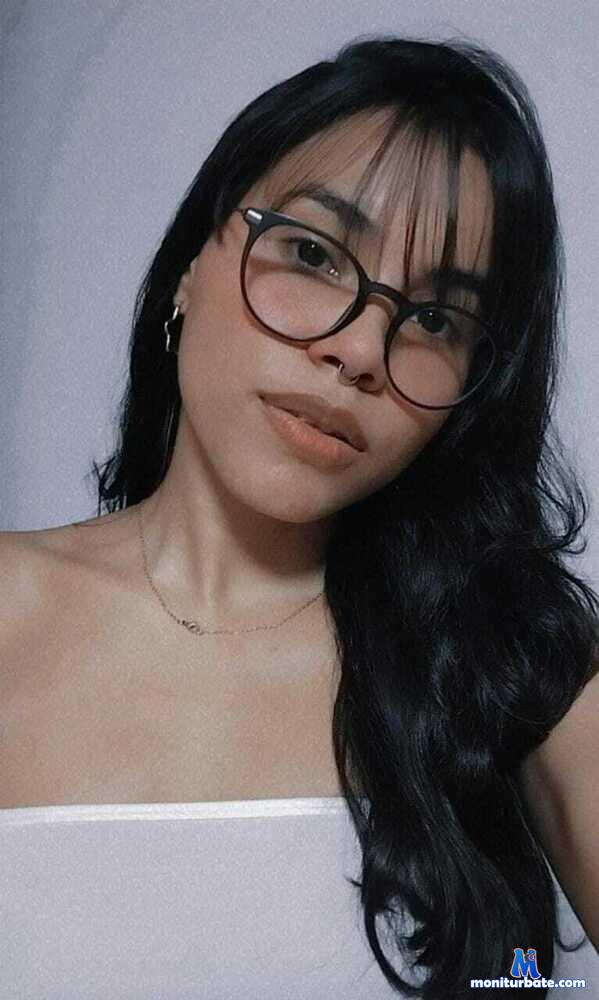 bella-coopers1 camsoda livecam performer profile