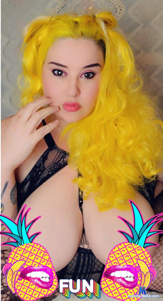 bella-belly camsoda livecam performer profile