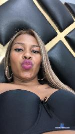 chocolacksex Camsoda livecam show performer room profile