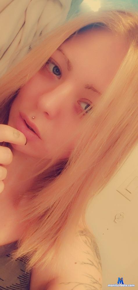 irishqu33n18 camsoda livecam performer profile