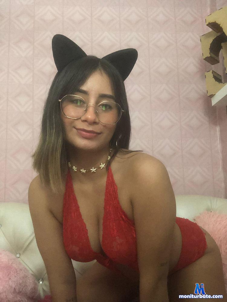 miaslutty4u camsoda livecam performer profile