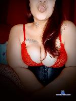 bee-eazyquinn Camsoda livecam show performer room profile