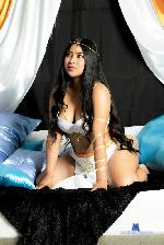 sara-adaamss Camsoda livecam show performer room profile