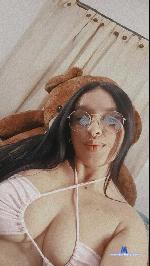 valeria-prada Camsoda livecam show performer room profile