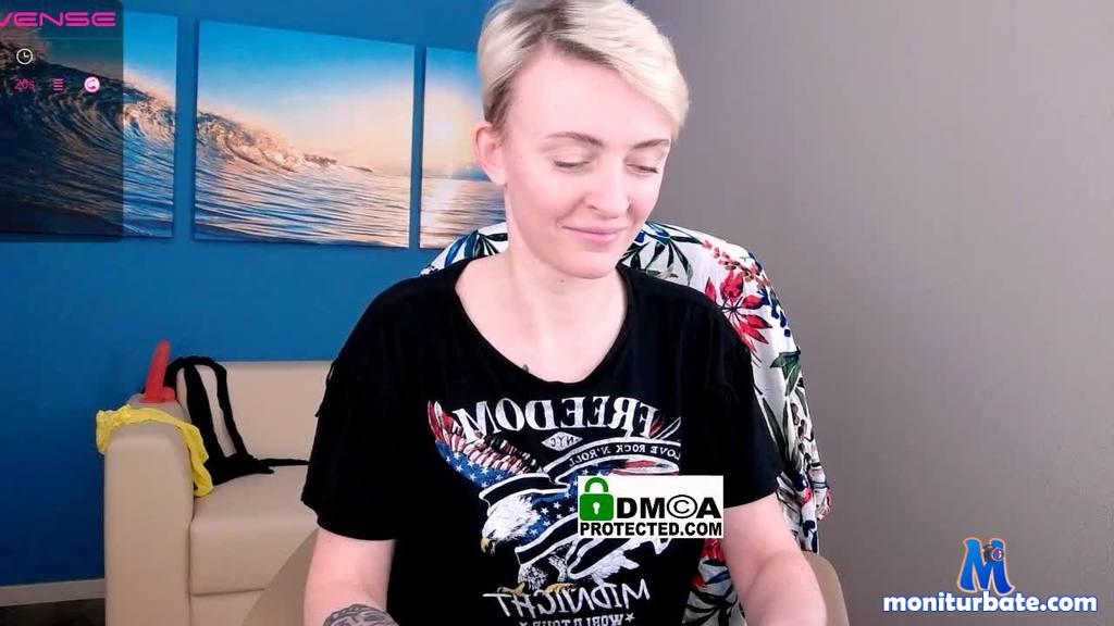 umaray Camsoda performer big-tits cum shaved-pussy lovense ass milf muscle threesome massage