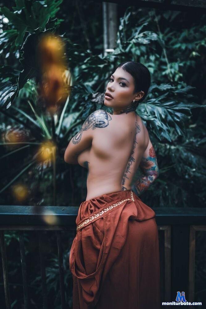 maaryuu camsoda livecam performer profile