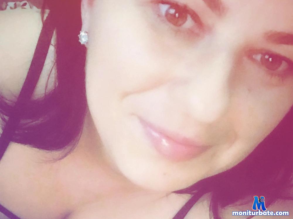 deea1990 camsoda livecam performer profile