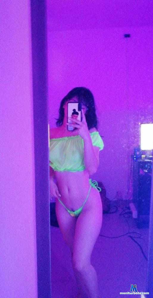 rousy-rhoades camsoda livecam performer profile