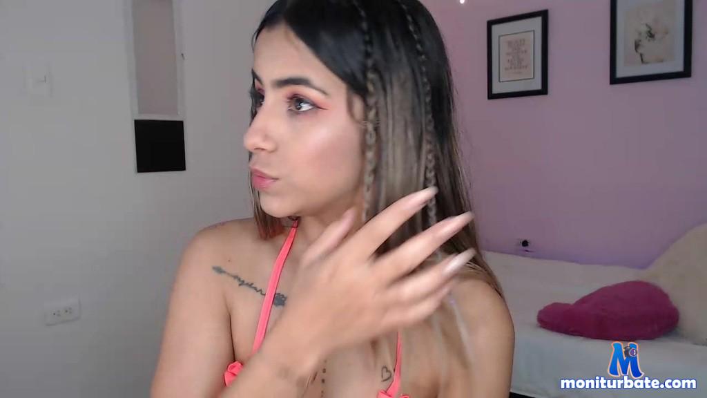 chiqui-piel-canela camsoda livecam performer profile