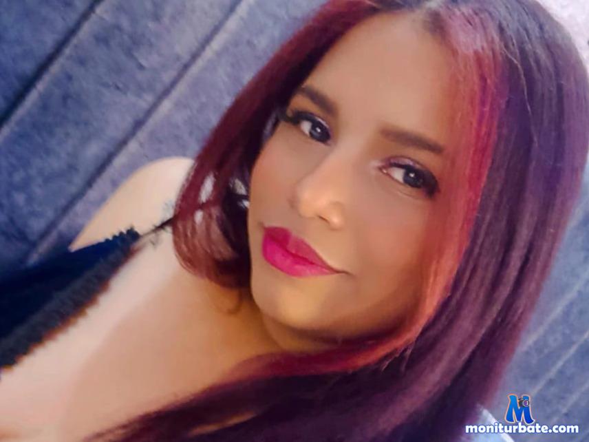 charlot-04 camsoda livecam performer profile