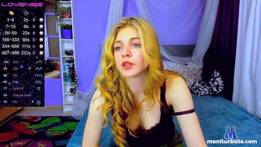 kirasimple Camsoda performer feet fetish blonde teen c2c 18 college nude erotic