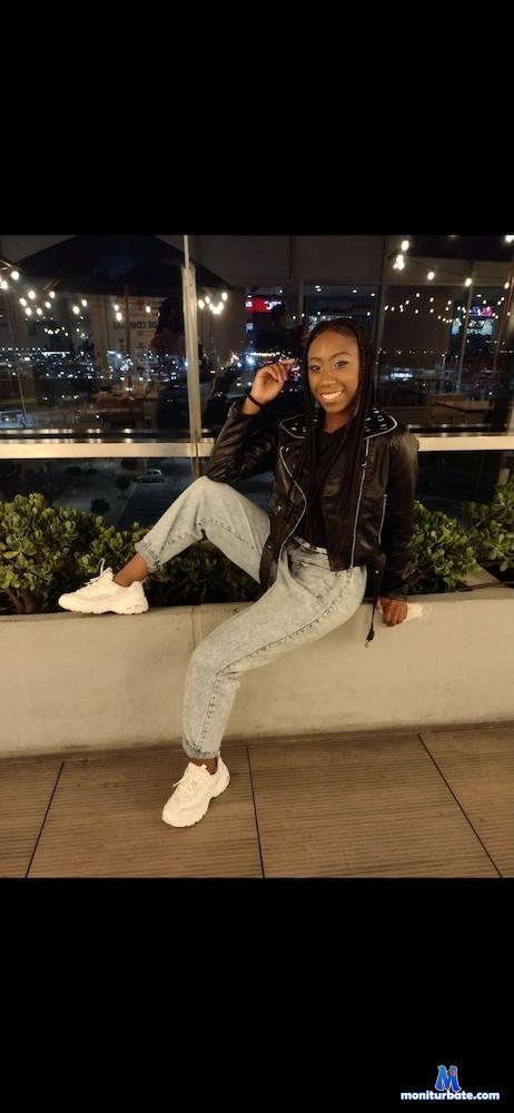 rouselee camsoda livecam performer profile