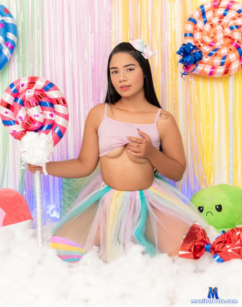 luana-ferrer camsoda livecam performer profile