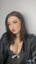 linisuen Camsoda livecam show performer room profile