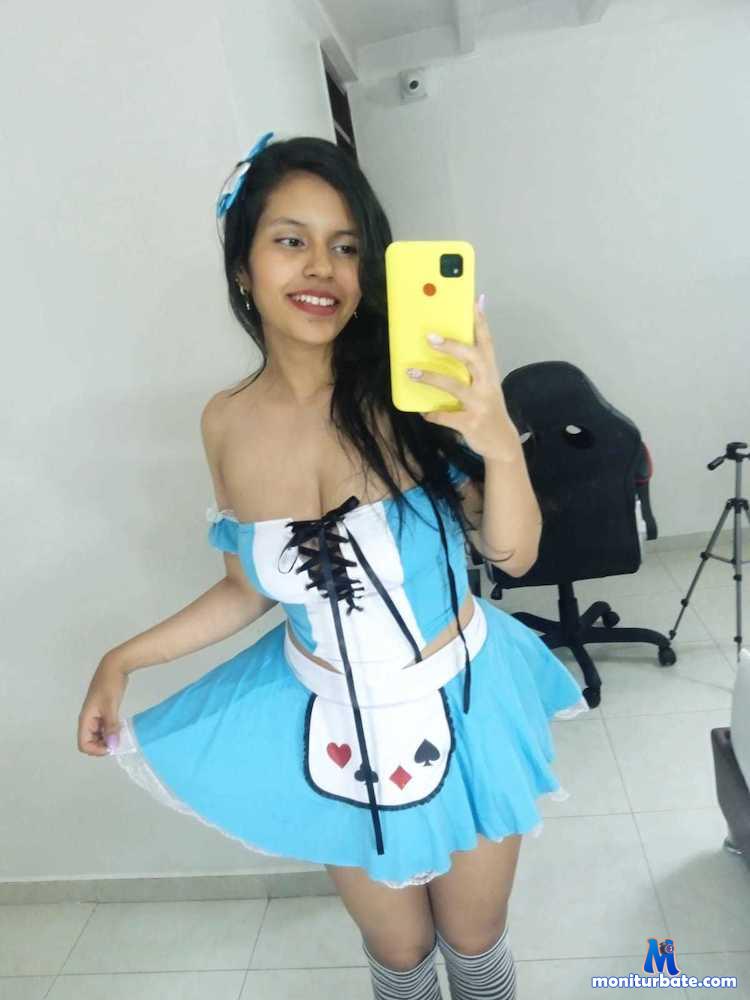 mikaelaarcher camsoda livecam performer profile