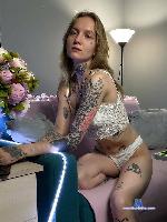 mary-xextra Camsoda livecam show performer room profile