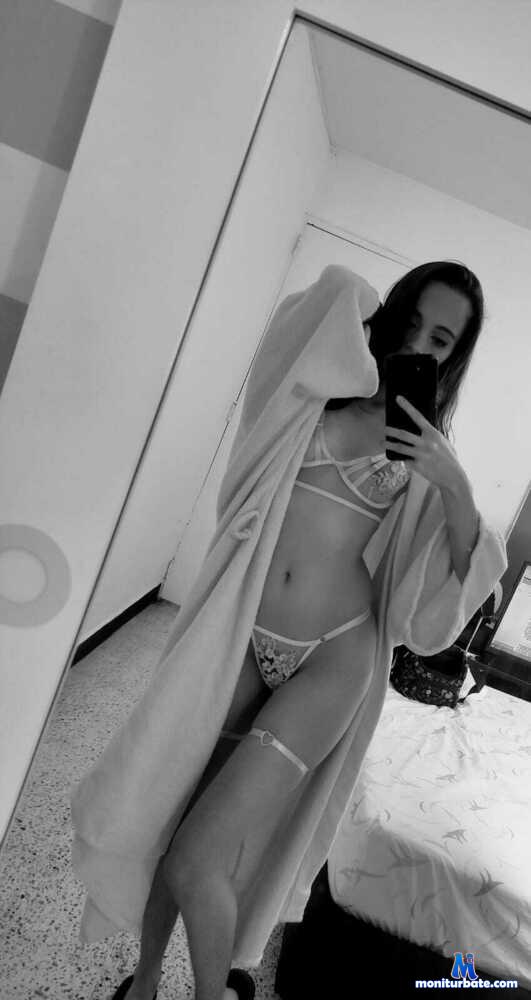 violetahade camsoda livecam performer profile