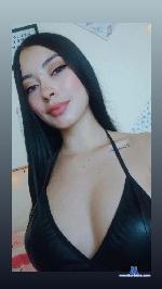 lia-nicolle Camsoda livecam show performer room profile