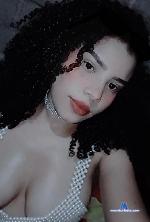 fio-rella5 Camsoda livecam show performer room profile