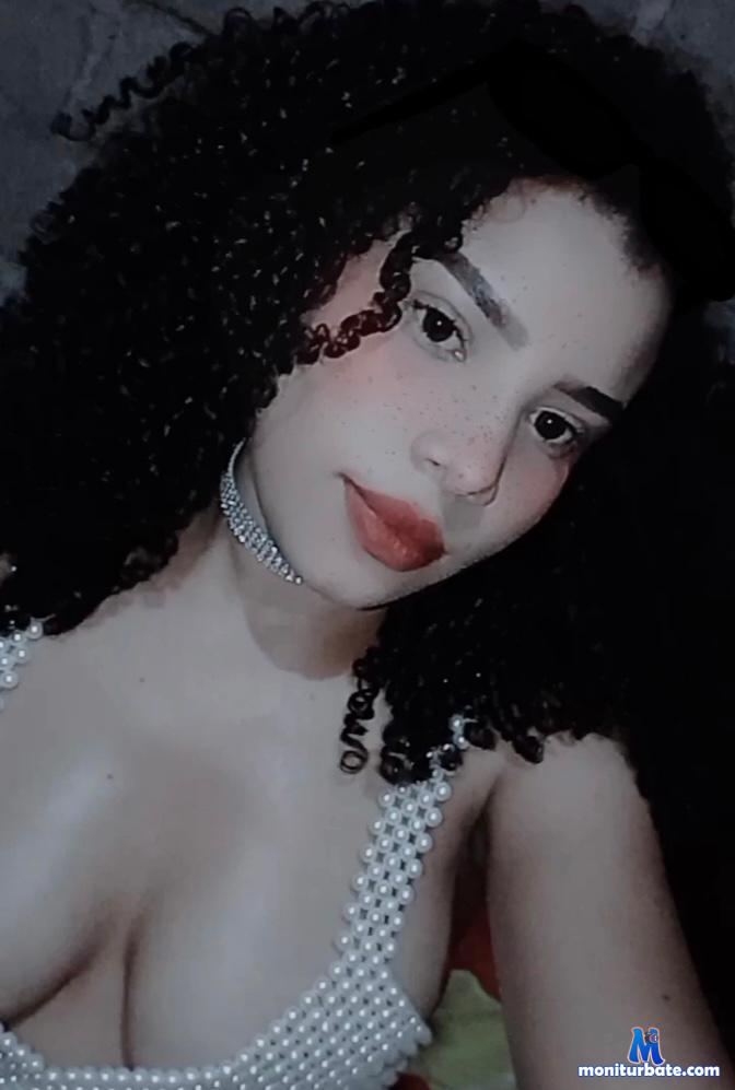 fio-rella5 Camsoda performer 