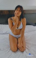 prettyahsley Camsoda livecam show performer room profile