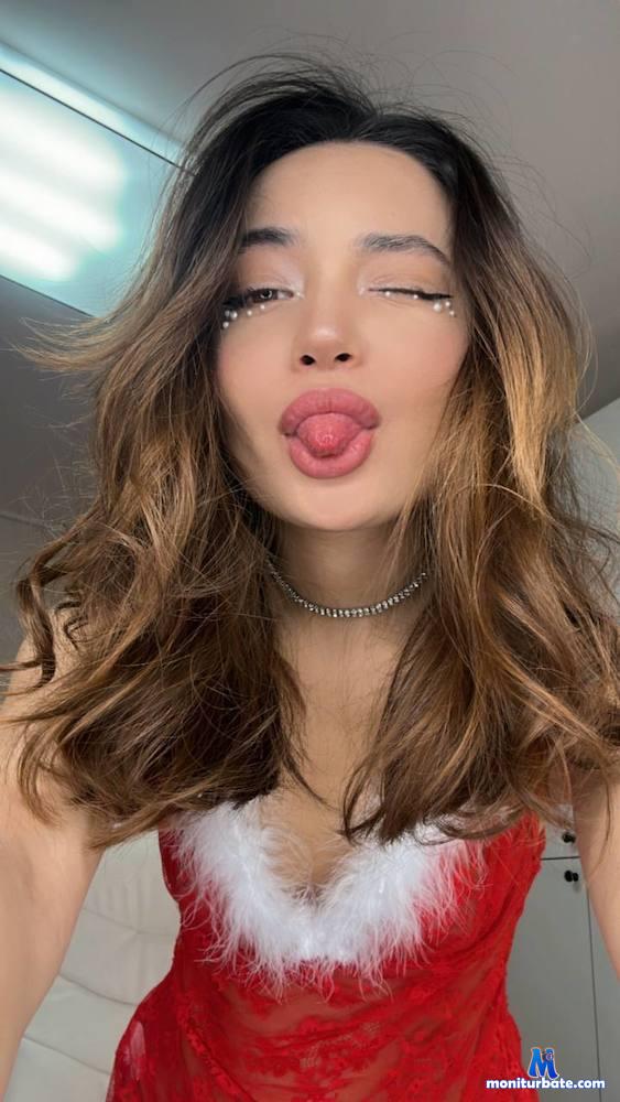 manalove55 camsoda livecam performer profile