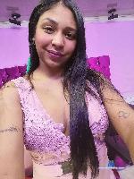 hellenplayfull Camsoda livecam show performer room profile