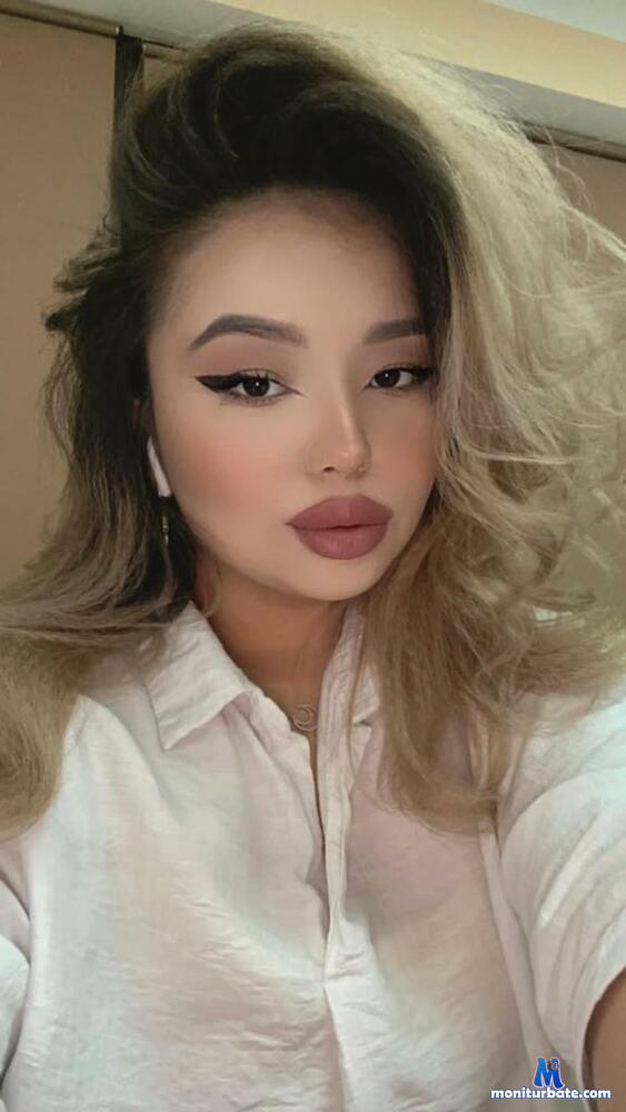 limumm camsoda livecam performer profile