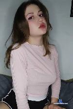 cutienicol Camsoda livecam show performer room profile