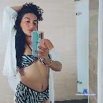 emilie28 Camsoda livecam show performer room profile