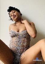honeyyglazedd Camsoda livecam show performer room profile