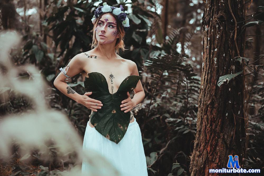 tinajaneo Camsoda performer 