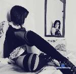 queensquiirt1 Camsoda livecam show performer room profile