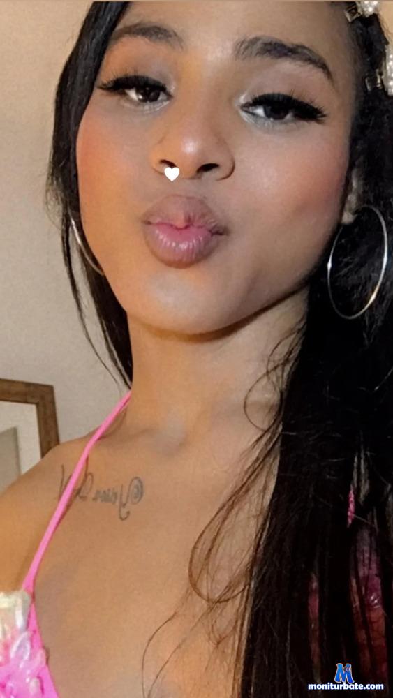 mohana-foxxx camsoda livecam performer profile