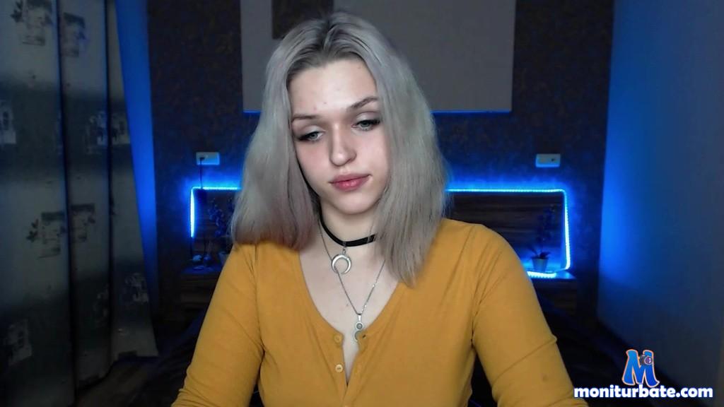 victoria-may camsoda livecam performer profile
