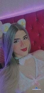 isabella-honey Camsoda livecam show performer room profile