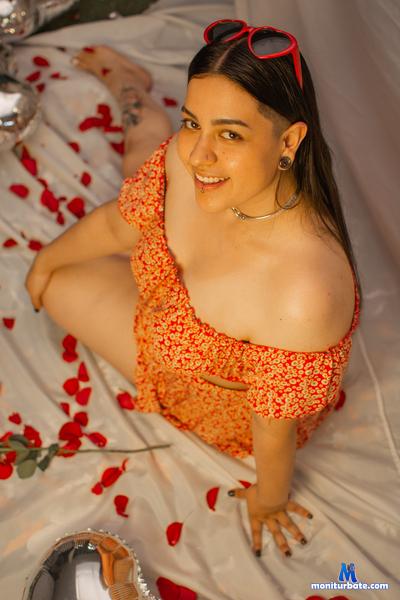 yoursunshinee1 Camsoda performer 