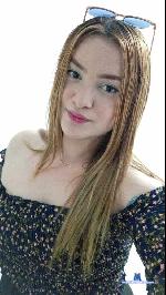 victoriarooss Camsoda livecam show performer room profile
