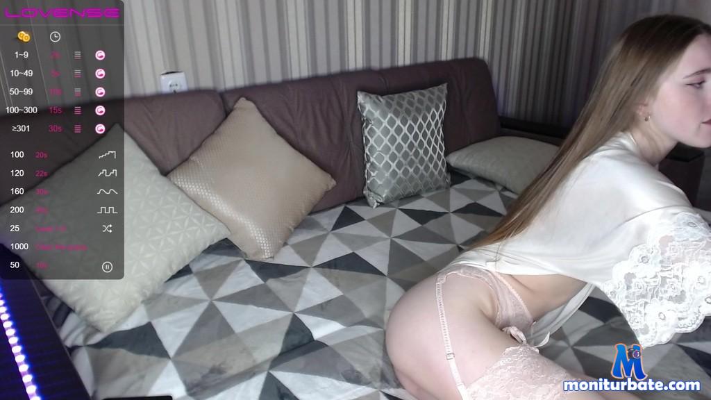emmablare Camsoda performer feet lovense blonde blowjob cumshow new cute