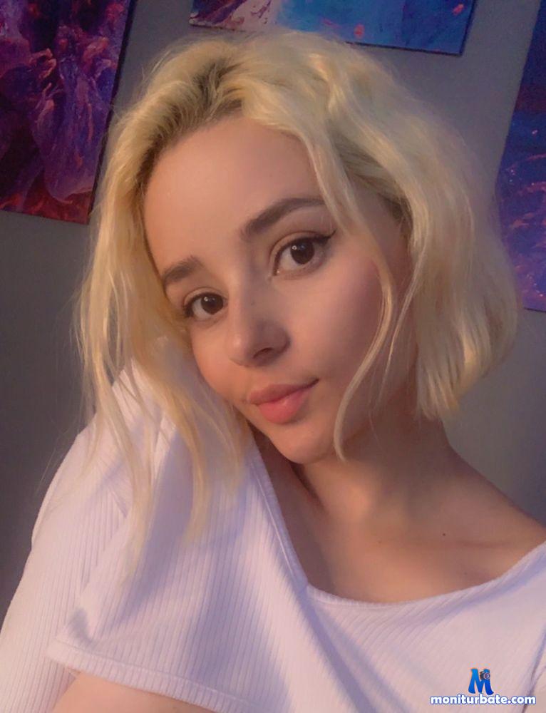 bella-rossi Camsoda performer latina big-tits toys shaved-pussy lovense ass masturbation teen college