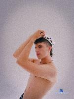 aron-jon Camsoda livecam show performer room profile