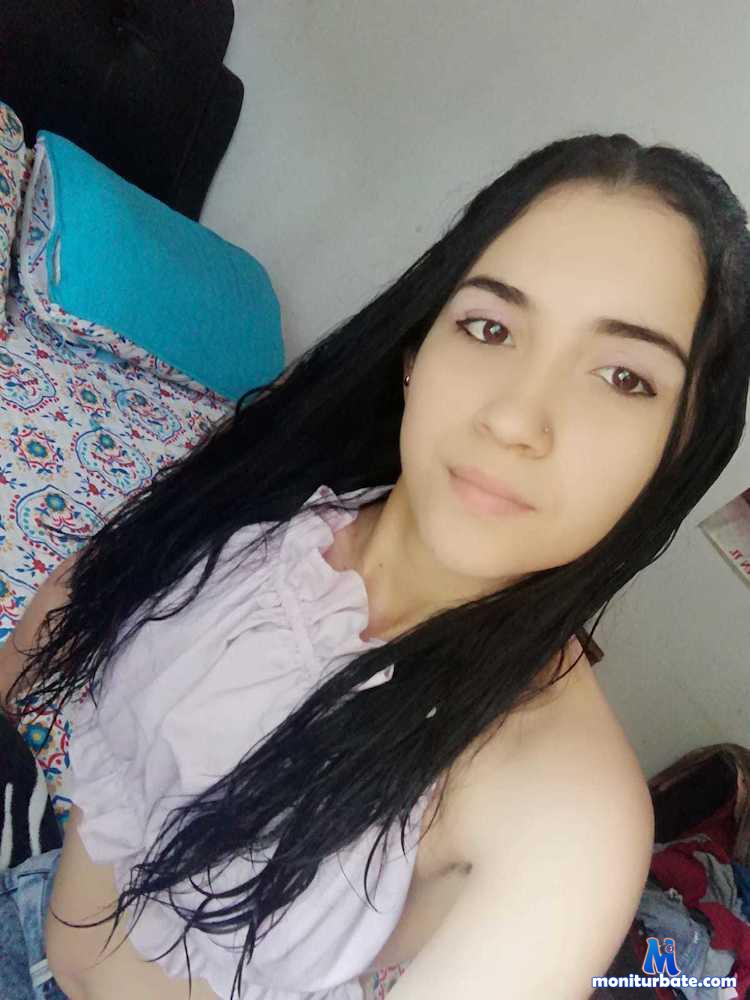 casandrarodriguez camsoda livecam performer profile