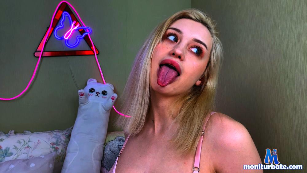 stardusya camsoda livecam performer profile