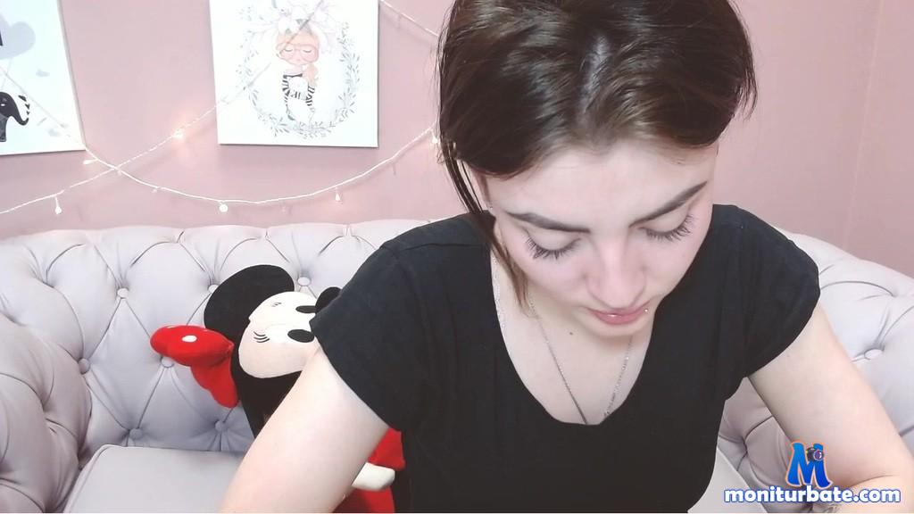 corneliax camsoda livecam performer profile