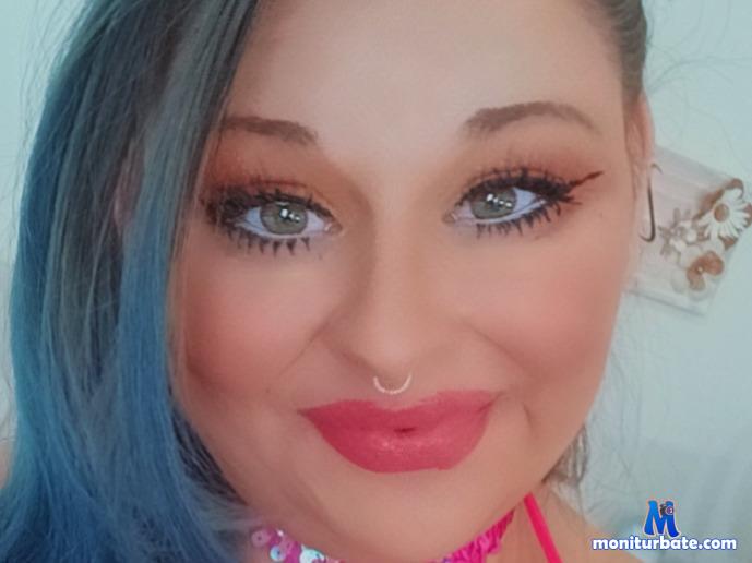bigbustedbeauty42ddd camsoda livecam performer profile