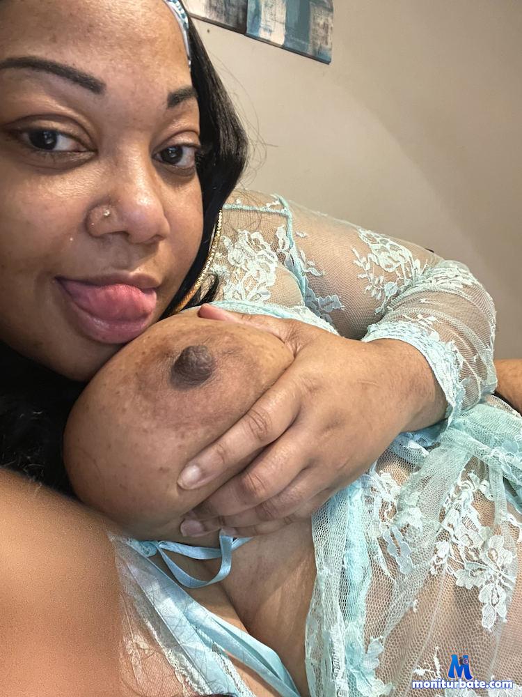 brownroundrenee camsoda livecam performer profile