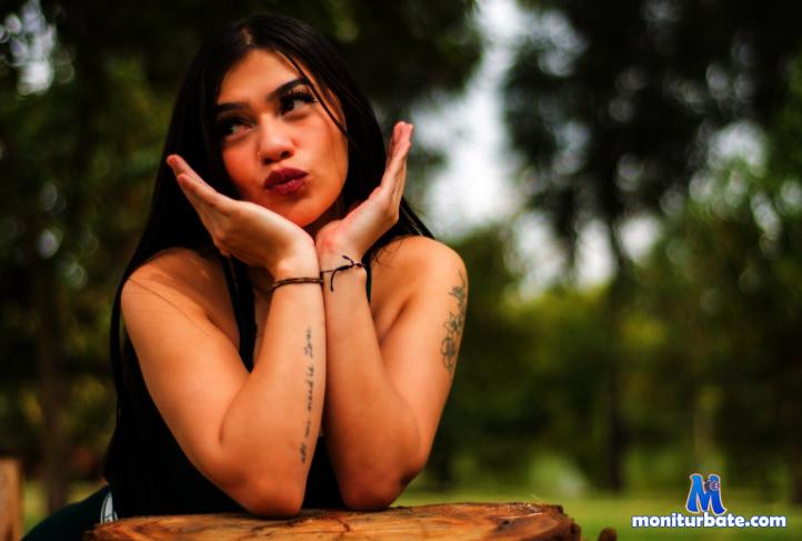 nahla-21 camsoda livecam performer profile