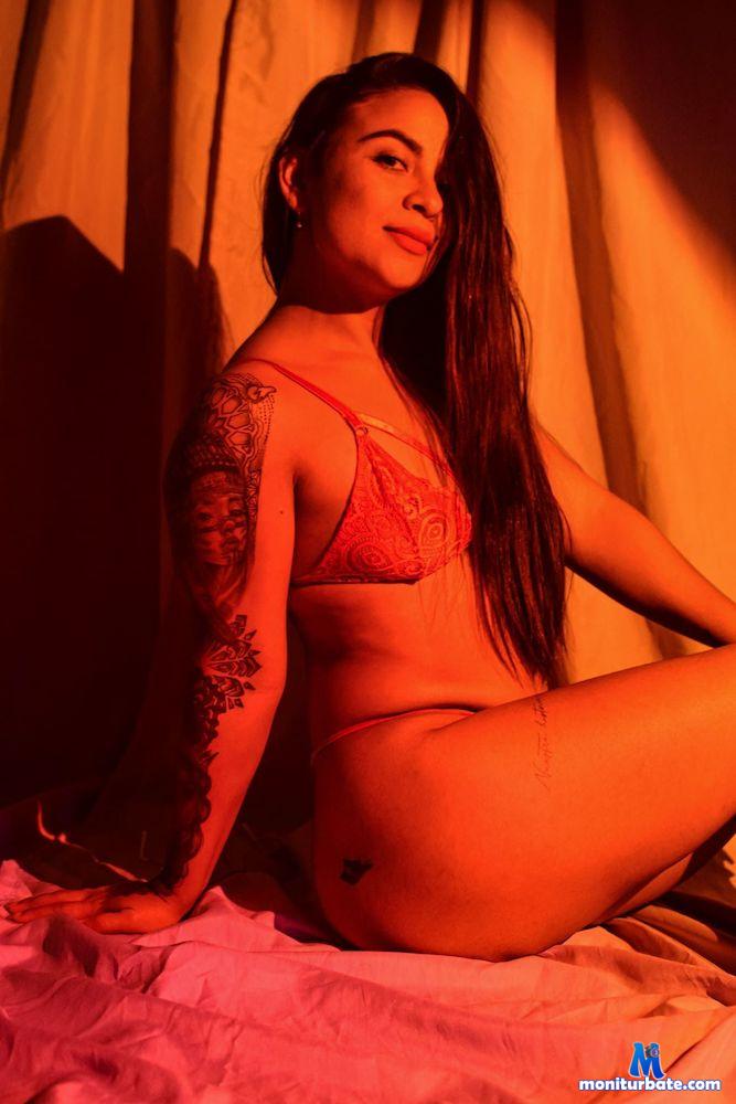 monikaiden Camsoda performer 